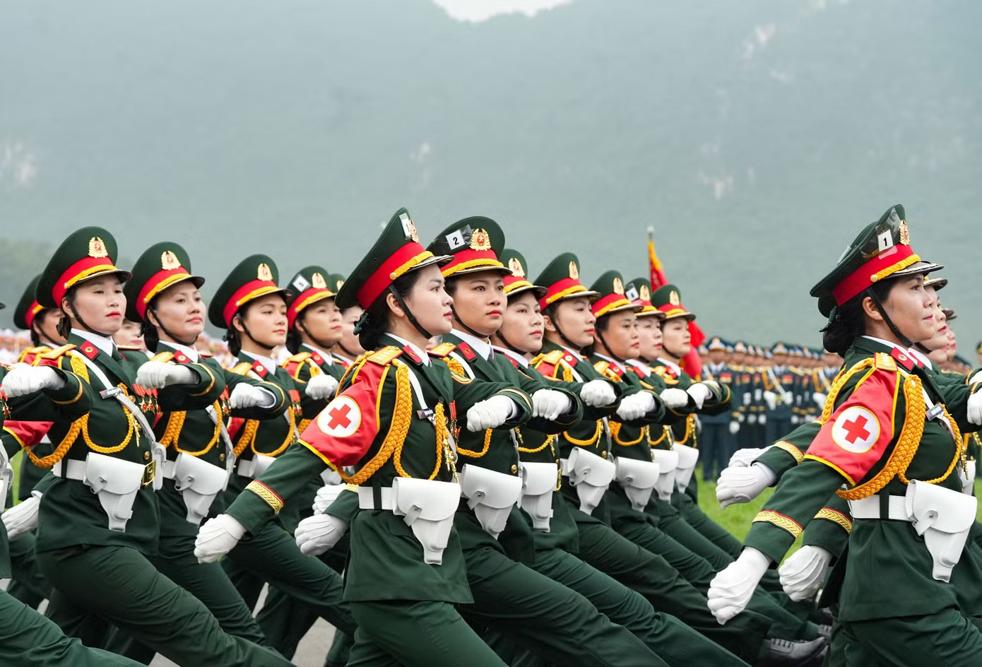 Sĩ quan, quân nhân nghỉ hưu trước hạn sẽ được trợ cấp 5 tháng lương mỗi năm - Ảnh 1.