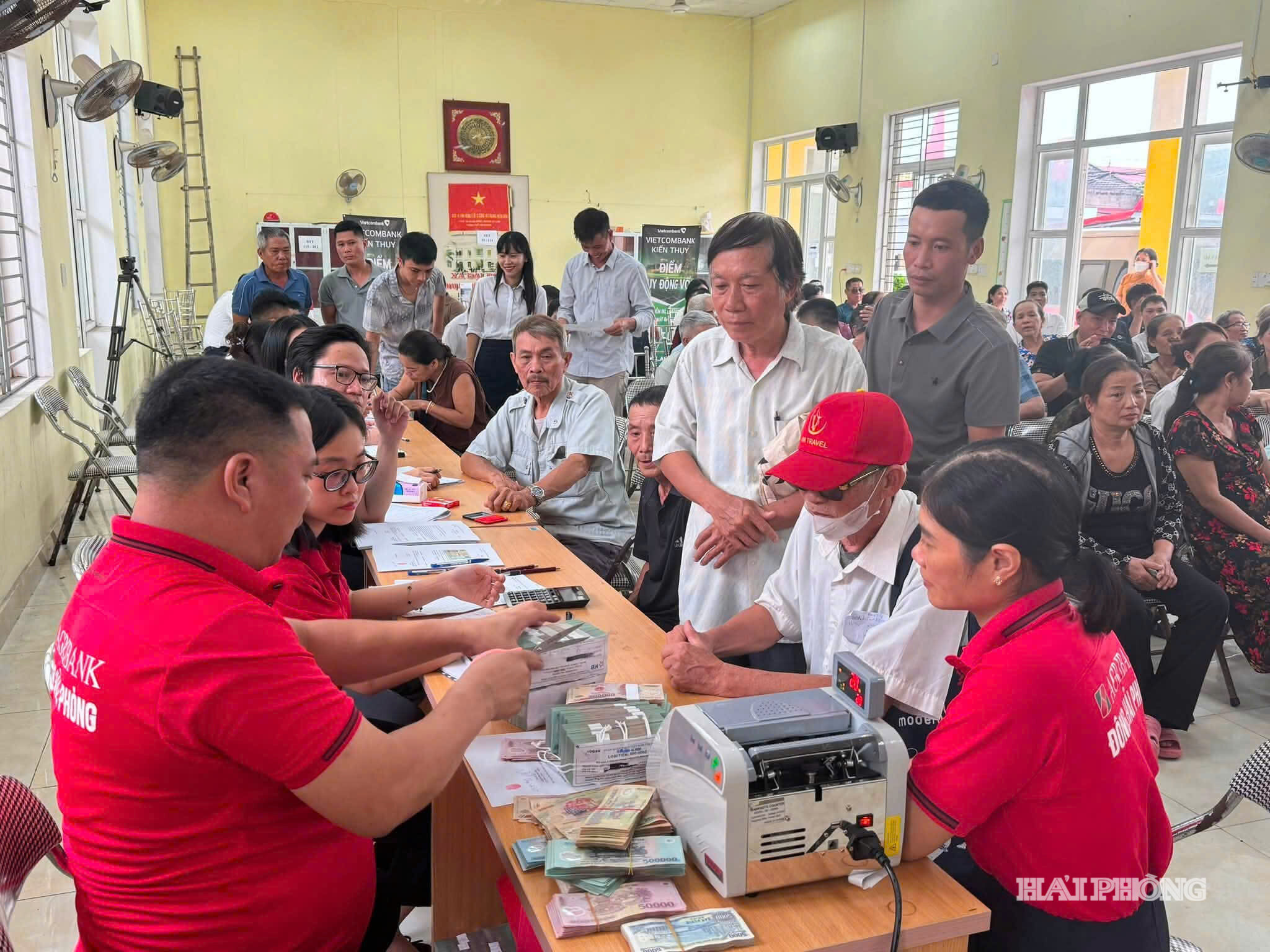 chi-tra-duong-sat.jpg