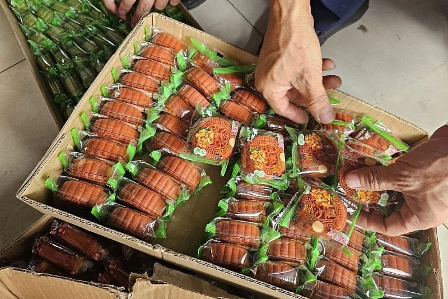 Bánh Trung thu không rõ nguồn gốc