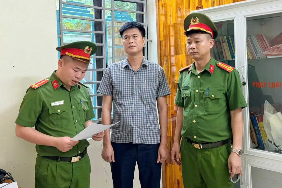 Khởi tố cựu chủ tịch xã cho thuê hơn 264 nghìn m² đất công nhưng chỉ kê khai 36 nghìn m² - Ảnh 1.