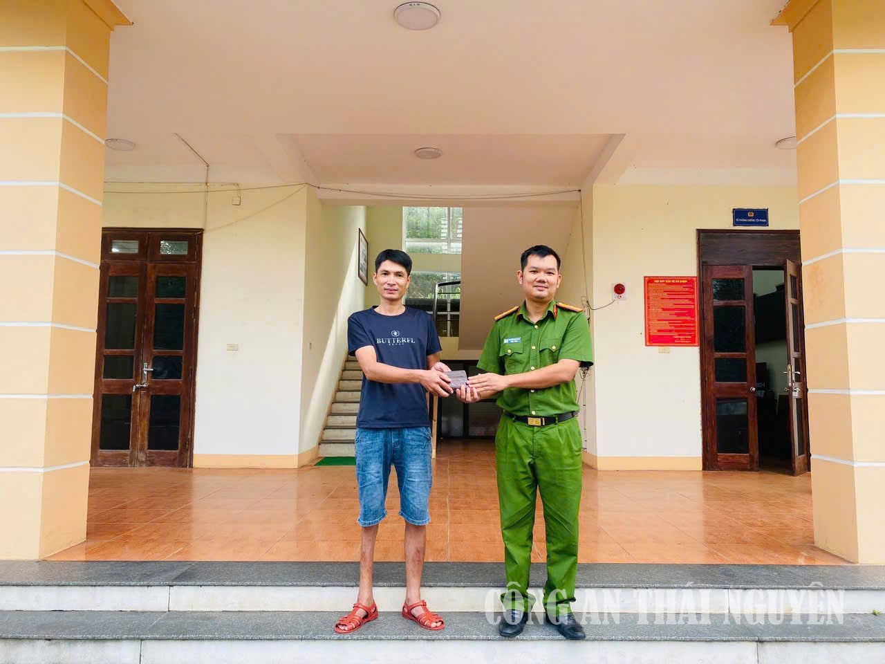 bach-quang-nhat-dc-cua-roi.jpg