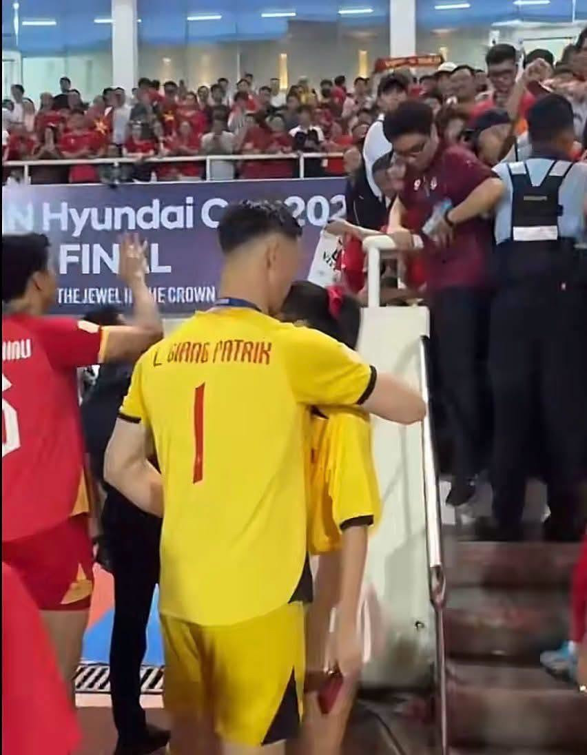 hoangoanh2.jpg