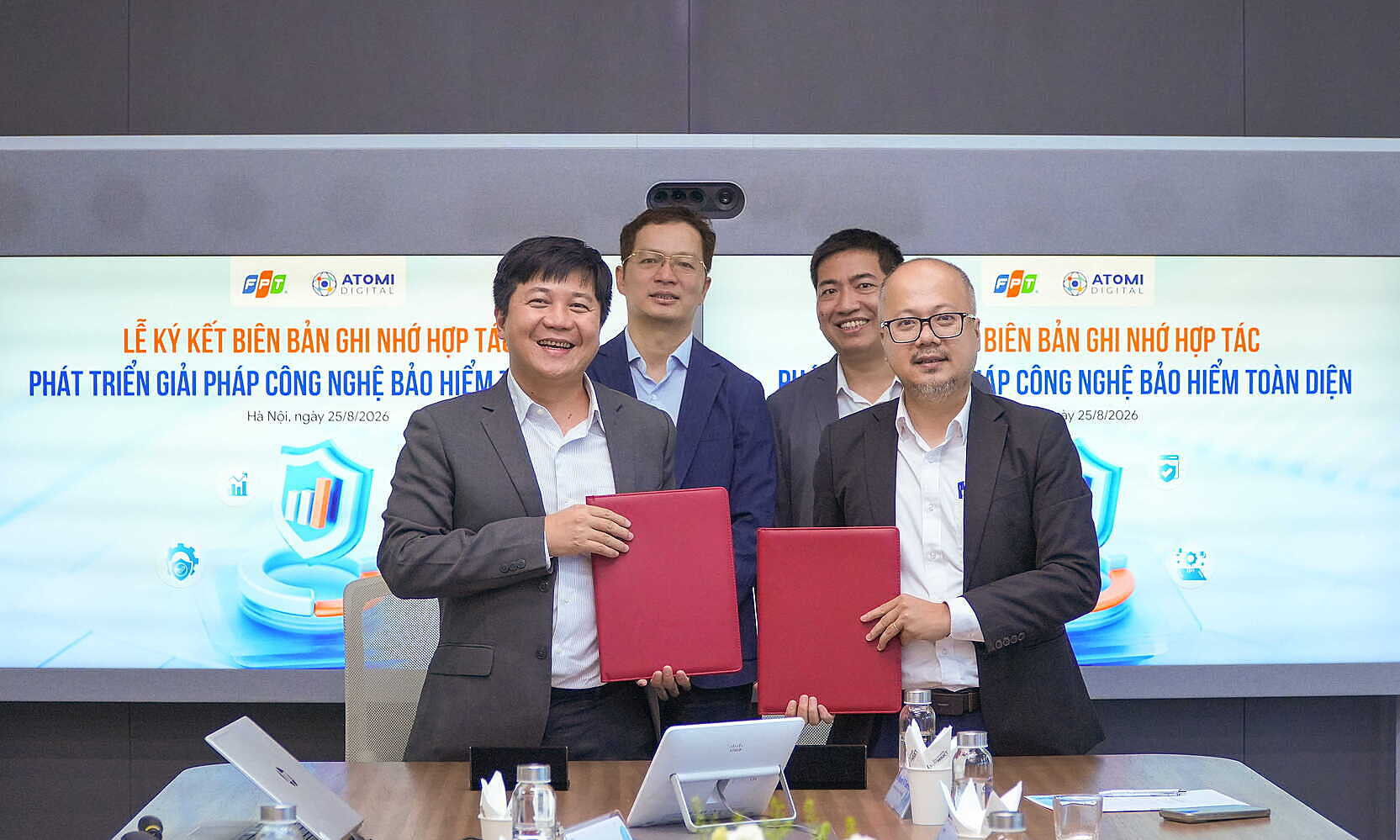 Đại diện FPT cho biết MoU xác lập khuôn khổ để hai bên nghiên cứu, tư vấn và triển khai giải pháp cho ngành bảo hiểm, trải rộng từ hệ thống nghiệp vụ lõi, giải pháp số hóa, đến ứng dụng AI và dữ liệu.