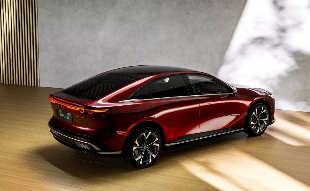 Mazda 6e có phong cách thiết kế fastback 5 cửa
