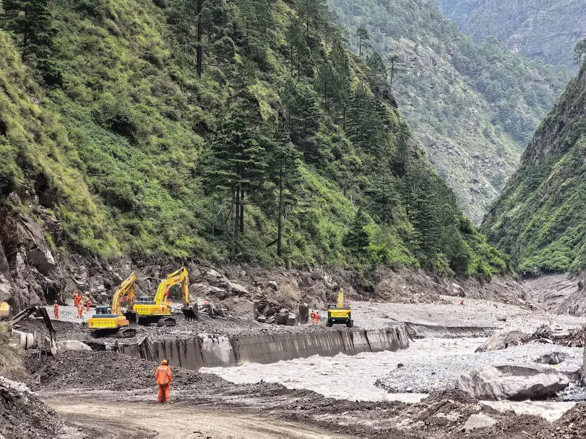 Lũ quét ở biên giới Nepal - Trung Quốc: Hy vọng tìm thấy người sống sót mờ dần - Ảnh 5.