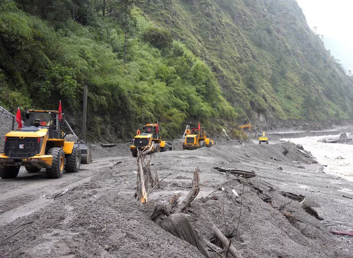Lũ quét ở biên giới Nepal - Trung Quốc: Hy vọng tìm thấy người sống sót mờ dần - Ảnh 7.
