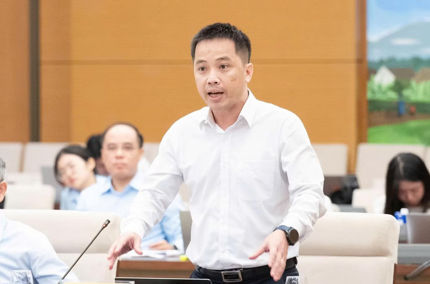 Phó Tổng Thư ký VCCI Đậu Anh Tuấn. (Ảnh: QH) 'Một hàng phở làm sao chứng minh được những con gà có hóa đơn, chứng từ?' - Ảnh 3.