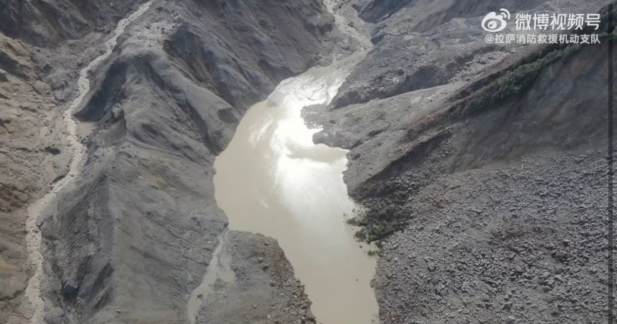 Ấn Độ cảnh giác với hàng ngàn hồ trên núi sau thảm hoạ ở Nepal