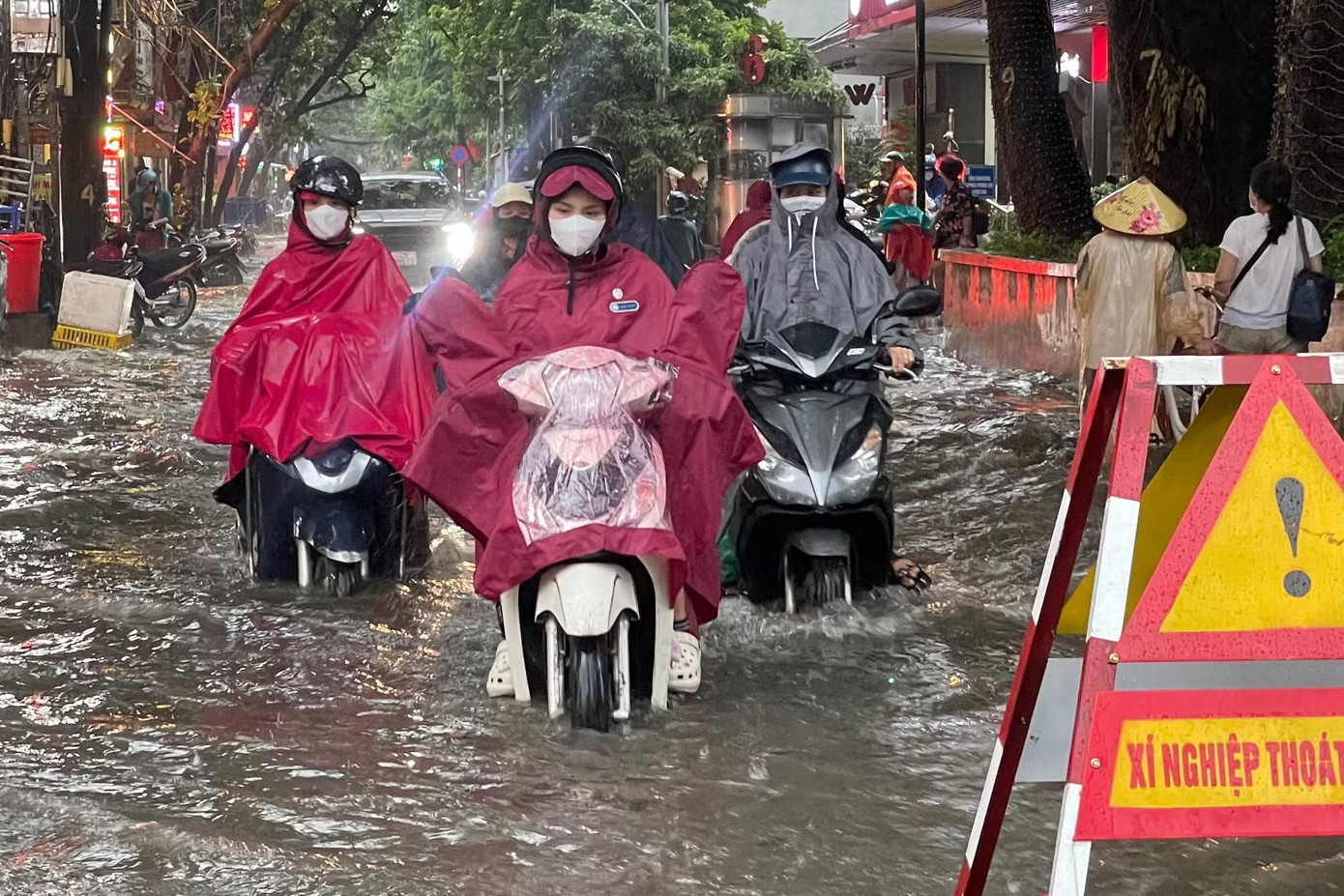 Miền Bắc có thể đón mưa rất to trong ngày 31/8. Miền Bắc, miền Trung sắp đón một đợt mưa rất lớn - Ảnh 1.