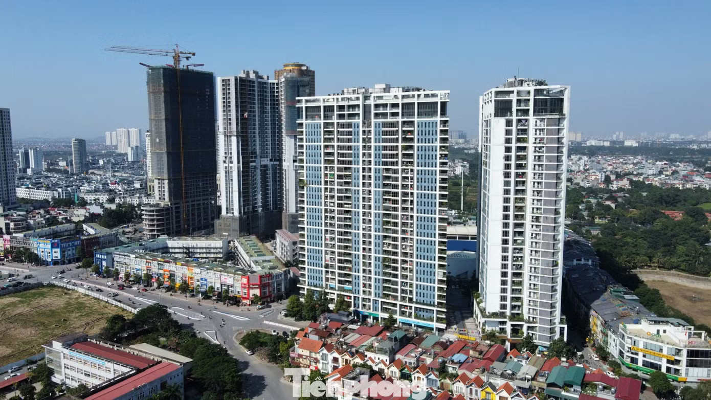 Thị trường bất động sản cuối năm 2026 được dự báo tiếp tục trải qua quá trình sàng lọc mạnh. Thị trường bất động sản cuối năm diễn biến ra sao? - Ảnh 2.