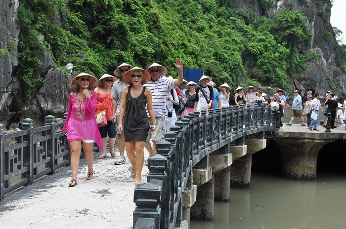 halongtourism.com.vn-wp-content-uploads-2025-04-_hlbvn-19.jpg