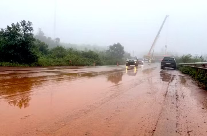 Thông tin mới nhất vụ lật xe khách làm nhiều người thương vong ở Gia Lai - Ảnh 4.
