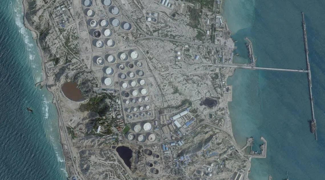 Iran lên tiếng sau tuyên bố tấn công đảo Kharg của ông Trump