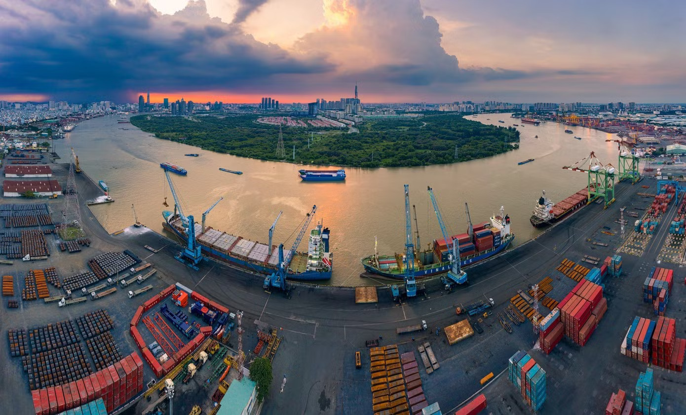 PHCM phải giải quyết được 3 bài toán căn bản để kiến tạo một siêu đô thị. Ảnh: Phạm Nguyễn. Giá nhà tại TPHCM vượt 30 lần thu nhập hộ gia đình - Ảnh 1.