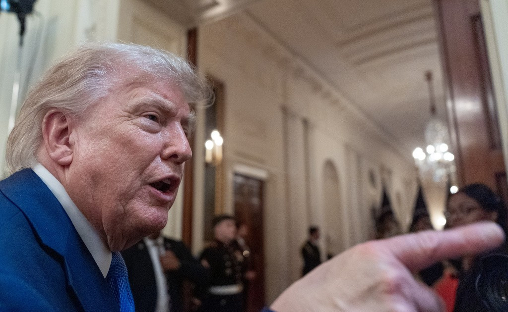 Tổng thống Trump tuyên bố giáng đòn mạnh vào Iran