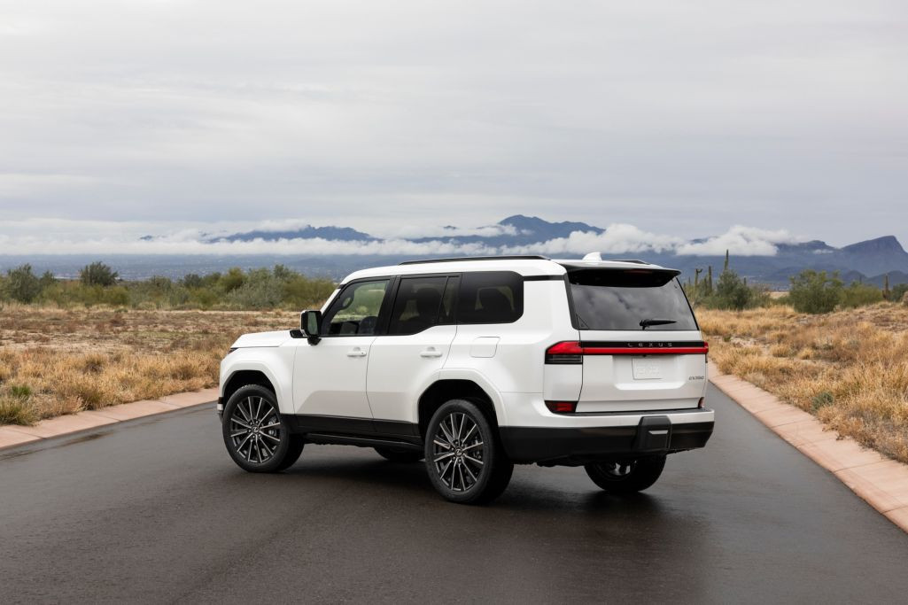 Động cơ trên Lexus GX550 vẫn là động cơ V6 3.5L