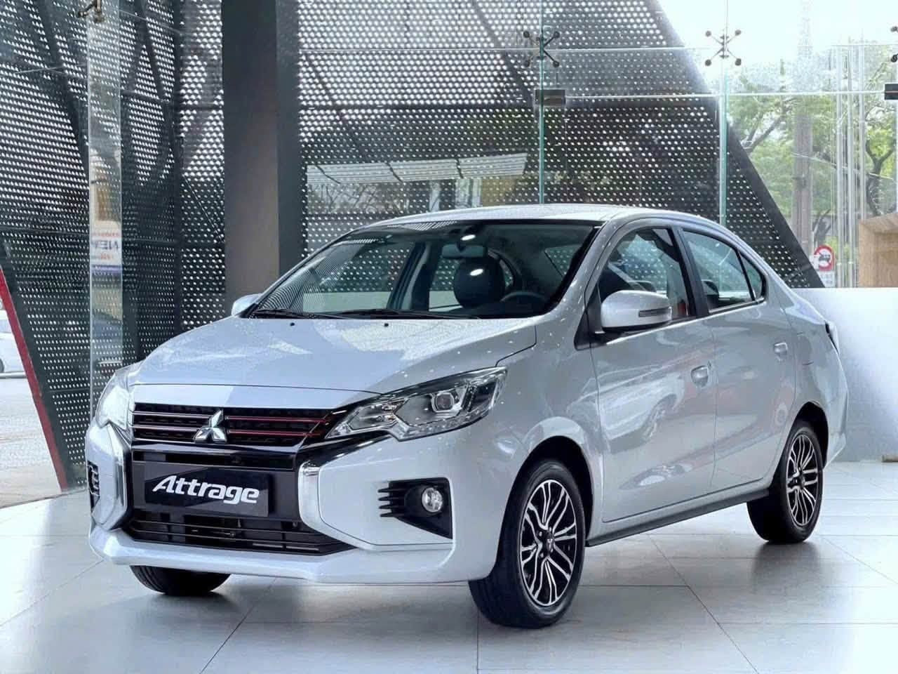 mitsubishi-attrage-xa-kho-1.jpg