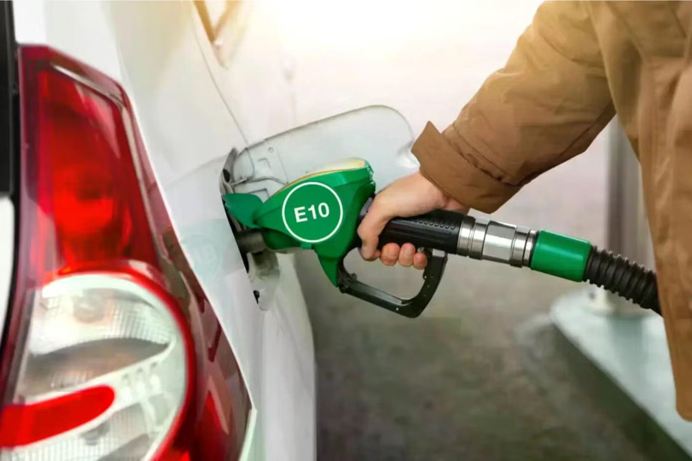 Sau lễ, giá xăng có thể tăng hơn 600 đồng/lít - Ảnh 1.
