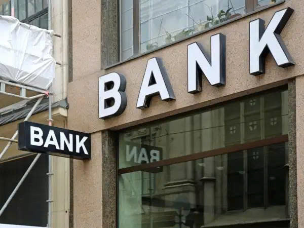 Một ngân hàng lãi hơn 3.400 tỷ đồng sau 6 tháng, nhưng VPBankS vẫn chỉ ra điểm đáng chú ý về nợ nhóm 2 Một ngân hàng lãi hơn 3.400 tỷ đồng sau 6 tháng, nhưng VPBankS vẫn chỉ ra điểm đáng chú ý về nợ nhóm 2