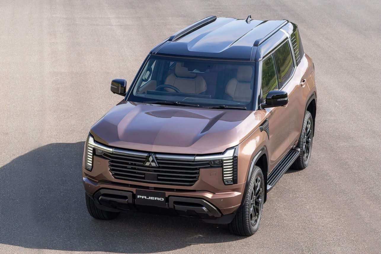 Mitsubishi Pajero đối thủ trực tiếp Toyota Land Cruiser