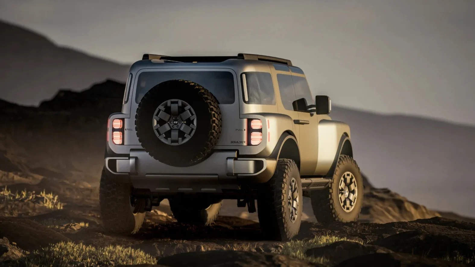 Đuôi Hyundai Boulder với bánh dự phòng