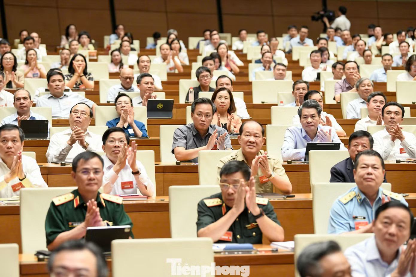 Thực hành theo Bác phải gắn chặt với khuyến khích và bảo vệ cán bộ dám nghĩ, dám làm - Ảnh 4.