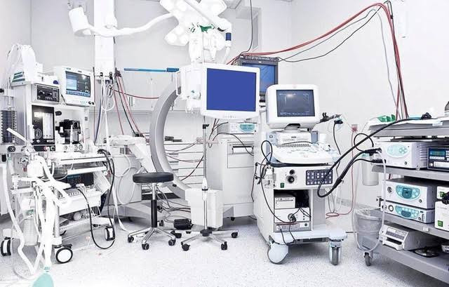 Công ty Việt Mỹ từng trúng 246 gói thầu trước khi Thứ trưởng Bộ Y tế bị khởi tố