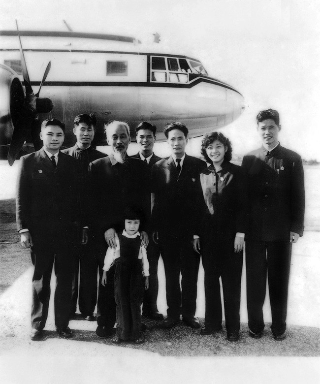 chuyenco2.jpg