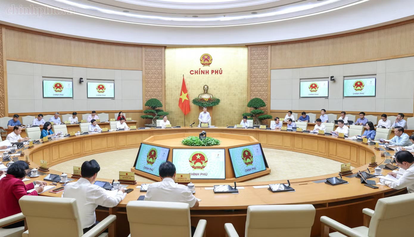 Kiên quyết khắc phục tình trạng cán bộ né tránh, đùn đẩy, sợ trách nhiệm - Ảnh 1.