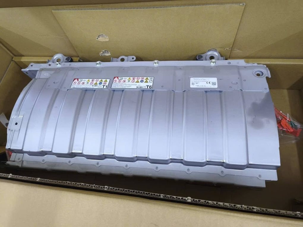pin-cua-chiec-hybrid-toyota-corolla-altis-hev.jpg