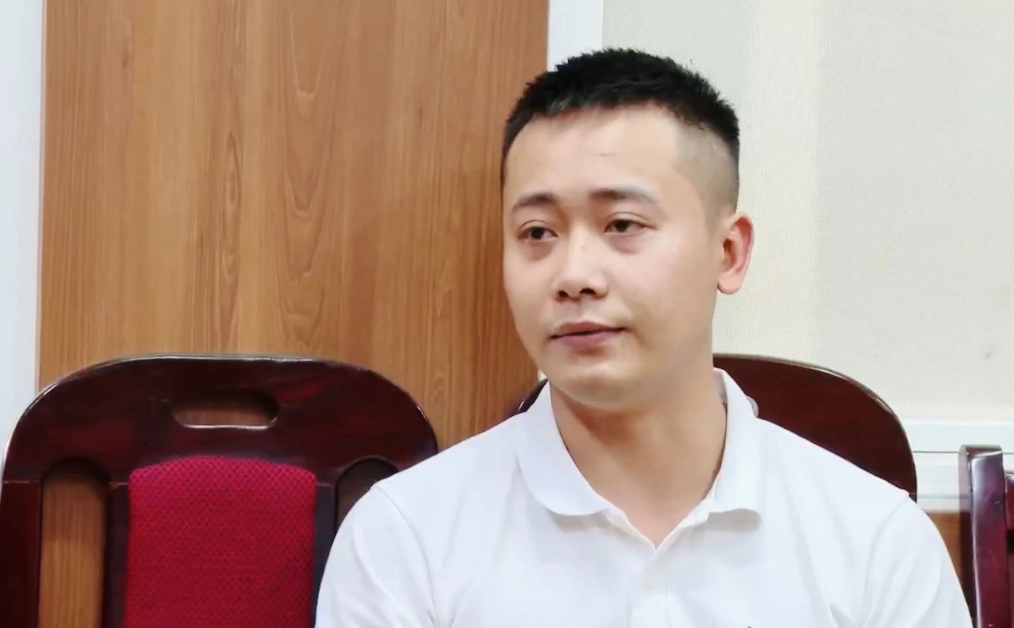 Kể từ ngày bị buộc tội, loạt doanh nghiệp liên quan đến Quang Linh Vlogs dừng hoạt động
