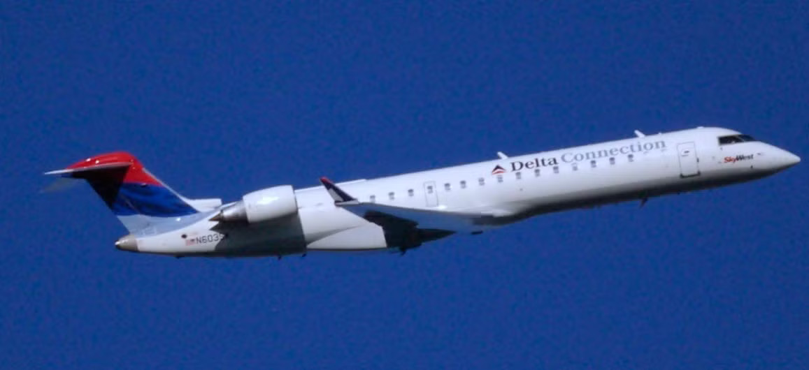 Hãng Bombardier, trụ sở tại Montreal, chuyên sản xuất dòng máy bay thương gia. (Ảnh: Wikipedia) Tổng thống Mỹ Trump dọa cấm cửa chuyên cơ của giới siêu giàu trước khi Canada tung đòn trả đũa - Ảnh 1.