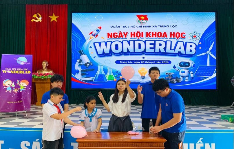 ngayhoikhoahoc2.jpg