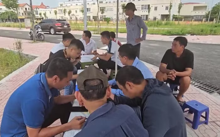 Phạt nặng môi giới BĐS 'chui', có chặn được rủi ro? - Ảnh 1.