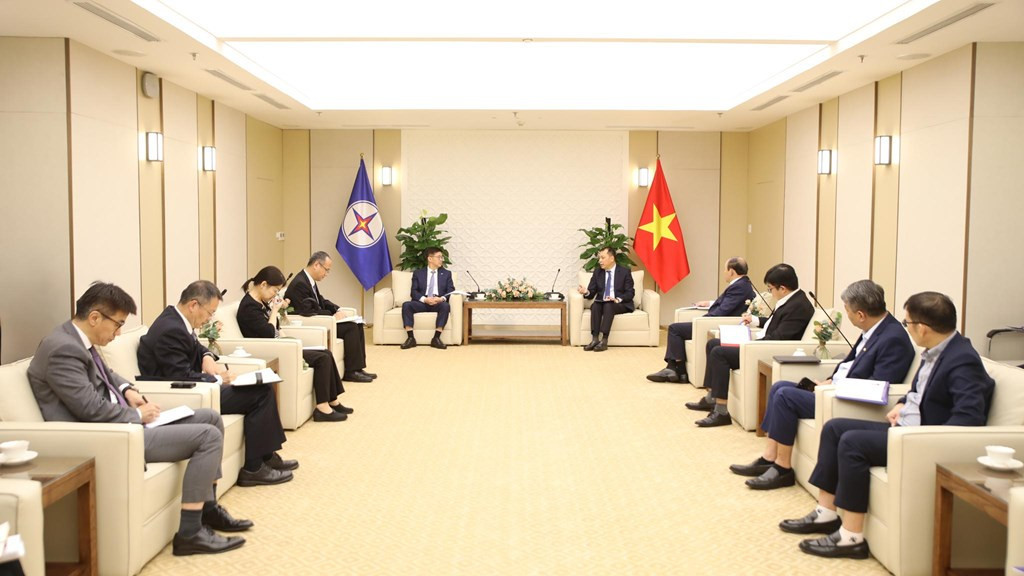 Ngân hàng Trung Quốc muốn cho Việt Nam vay 6,5 tỷ USD làm đường sắt bằng nhân dân tệ vừa tìm kiếm thêm cơ hội với EVN