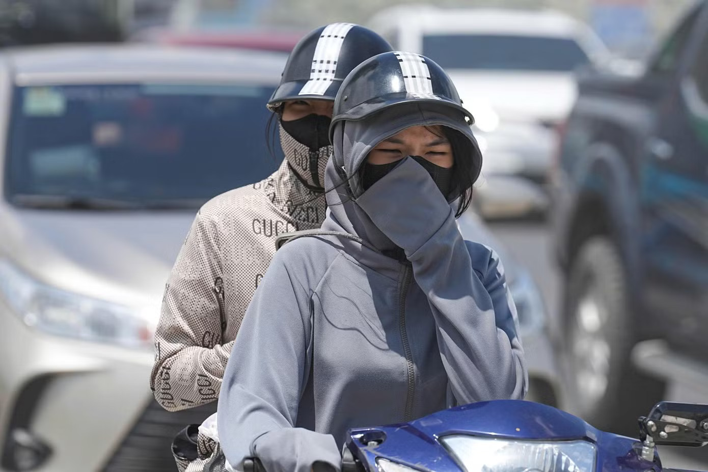 'Bão bụi' khu vực cầu Thăng Long - Hà Nội - Ảnh 6.