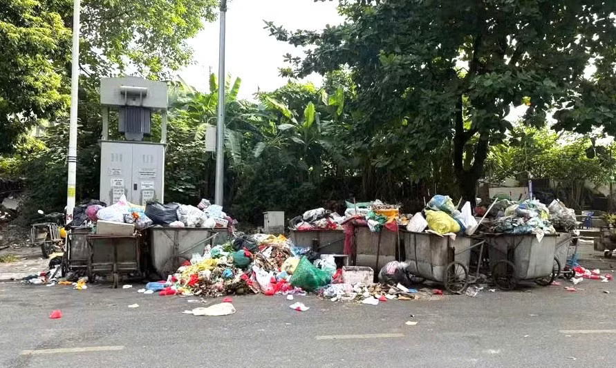 Rác ùn ứ trên đường phố, tỉnh Phú Thọ ra chỉ đạo khẩn - Ảnh 3.