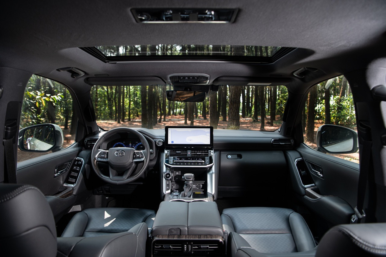 land-cruiser-300-hev-4.jpg