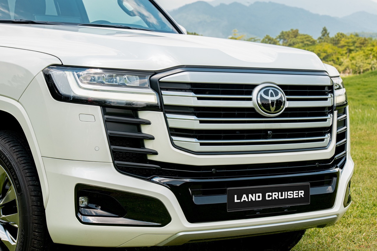 land-cruiser-300-hev-3.jpg