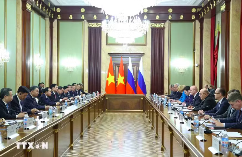 Tổng Bí thư, Chủ tịch nước Tô Lâm cùng Thủ tướng Nga bàn về phát triển chuỗi cung ứng ổn định - Ảnh 2.