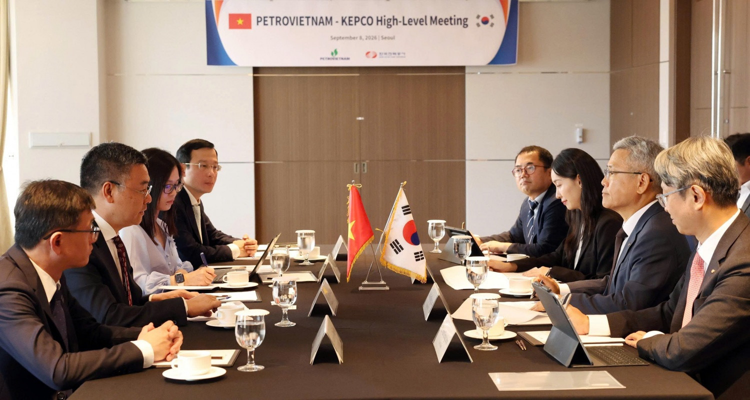 Tổng Giám đốc PETROVIETNAM Lê Mạnh Cường làm việc với Chủ tịch kiêm Tổng Giám đốc KEPCO Kim Dong-cheol