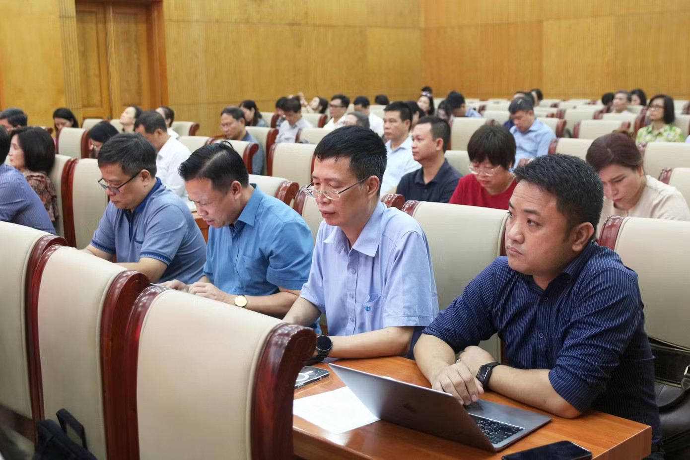 Thu hút được giám đốc sở ở Hà Nội về làm phó chủ tịch Hội Chữ thập đỏ là 'bước đột phá' - Ảnh 5.