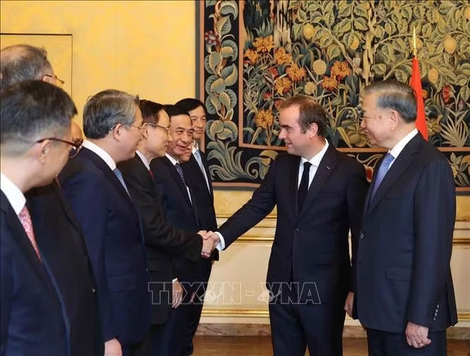 Tổng Bí thư, Chủ tịch nước Tô Lâm hội kiến Thủ tướng Pháp - Ảnh 4.