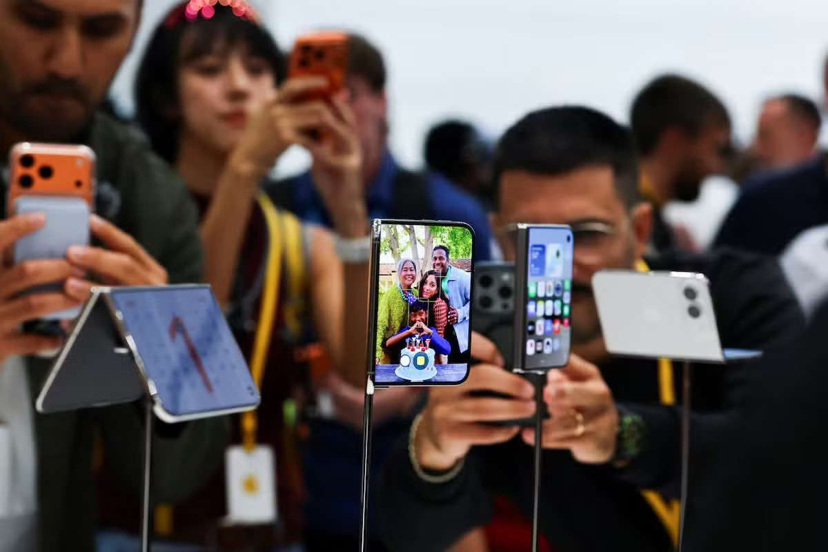 Điện thoại gập iPhone Duo giá 1.999 USD của Apple có gì? - Ảnh 5.