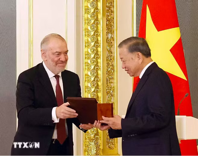 Tổng Bí thư, Chủ tịch nước Tô Lâm nhận Giải thưởng Hòa bình Lev Tolstoy - Ảnh 1.