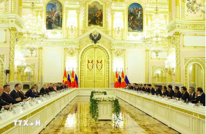 Tổng Bí thư, Chủ tịch nước Tô Lâm hội đàm với Tổng thống Nga Vladimir Putin - Ảnh 2.