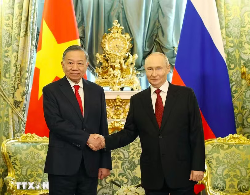 Tổng Bí thư, Chủ tịch nước Tô Lâm hội đàm với Tổng thống Nga Vladimir Putin - Ảnh 1.