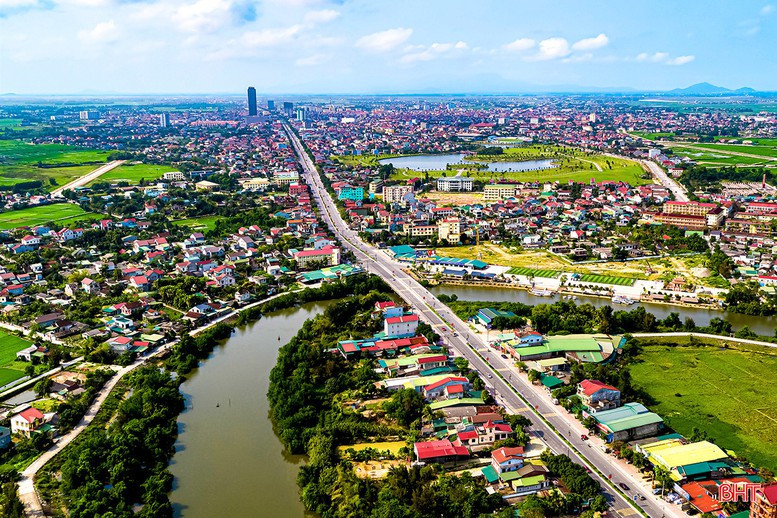 ha-tinh-lam-duong-ket-noi-ven-bien-voi-cao-toc.jpg
