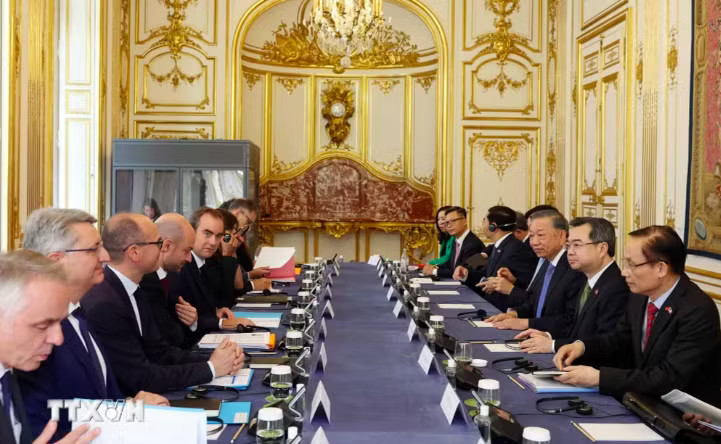 Cuộc hội kiến ngày 10/9 tại Paris. Ảnh: TTXVN Pháp muốn tham gia các dự án năng lượng, hạ tầng chiến lược và khoáng sản của Việt Nam - Ảnh 2.