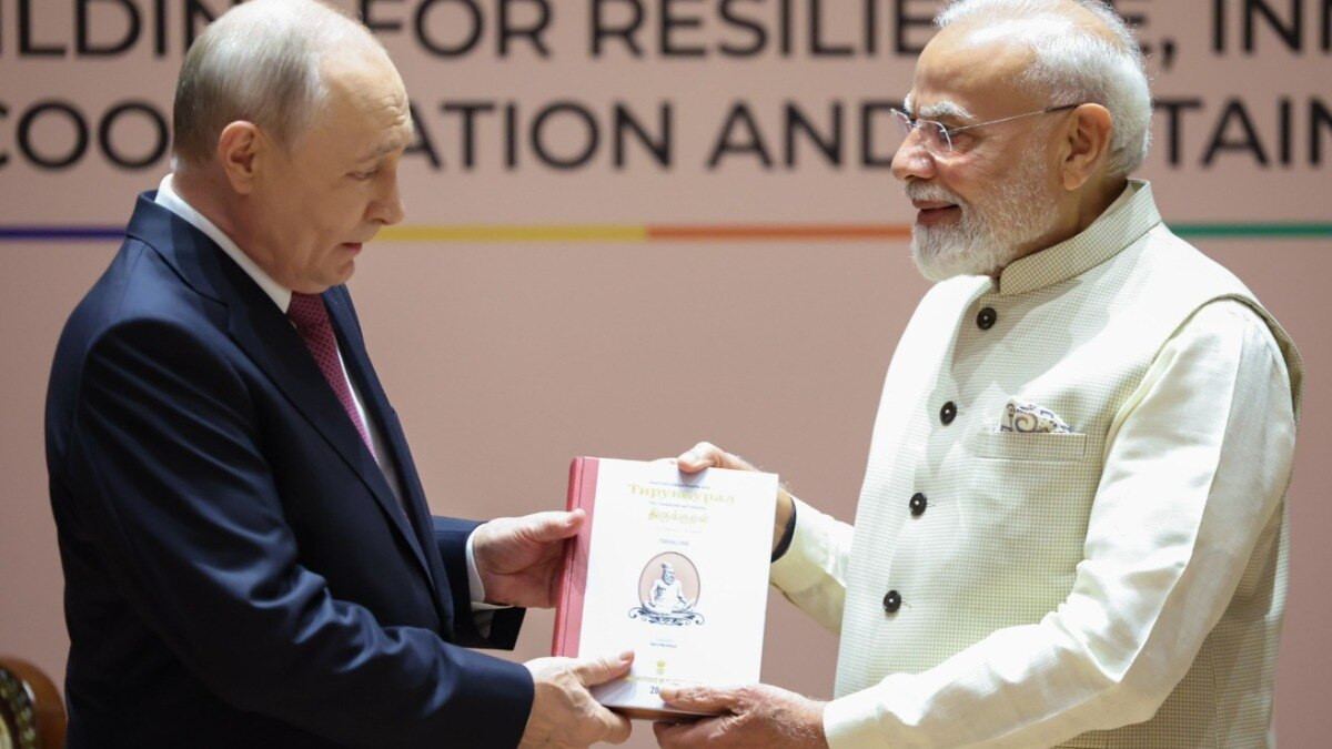 akm-img-a-in.tosshub.com-indiatoday-images-story-202609-_modi-gifts-putin-thirukkural-113951855-16x9_0.jpeg